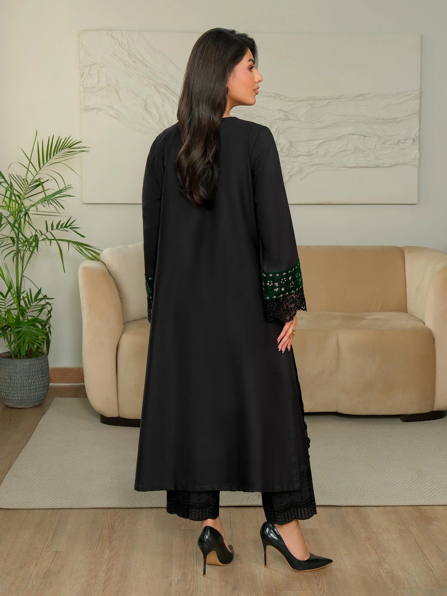 2 Piece Khaddar Suit-Embroidered (Unstitched)