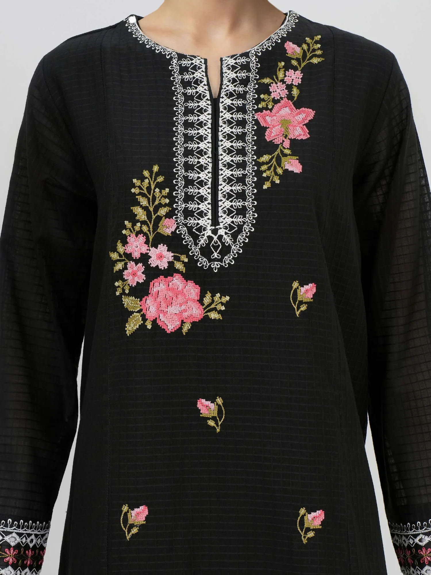 3 Piece Lawn Texture Suit- Embroidered